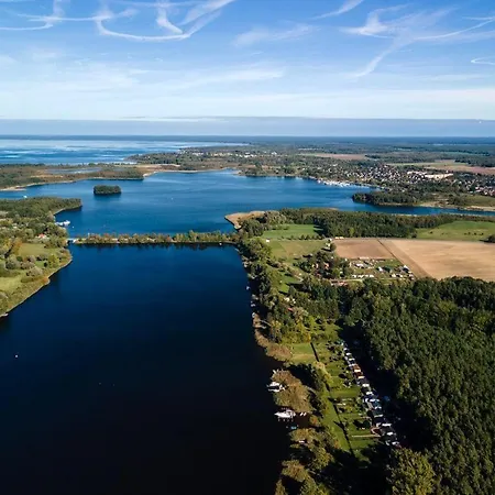 Ferienhaus-haus-am-see-mit-wassergrundstueck Lärz