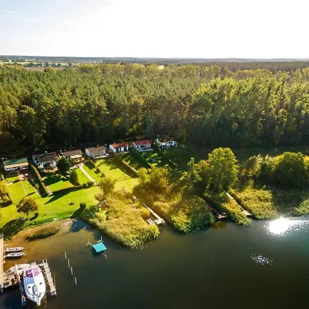 Ferienhaus-haus-am-see-mit-wassergrundstueck * Lärz