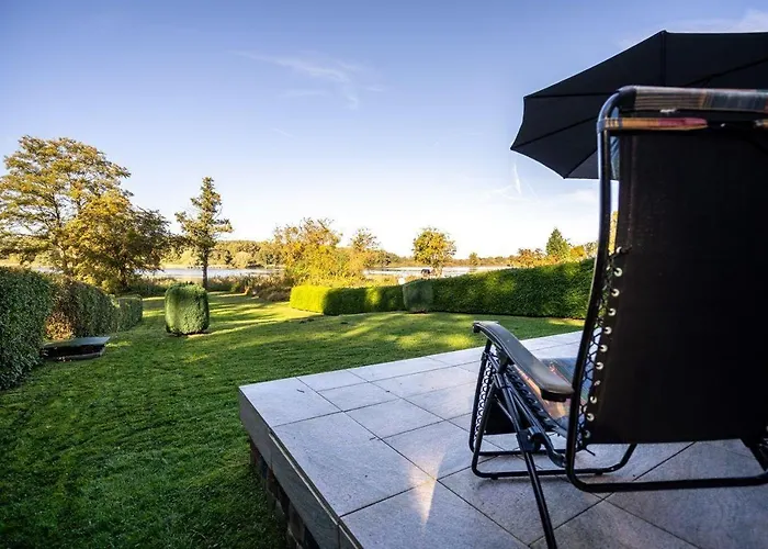 Haus Am Mit Wassergrundstück Ferienhaus